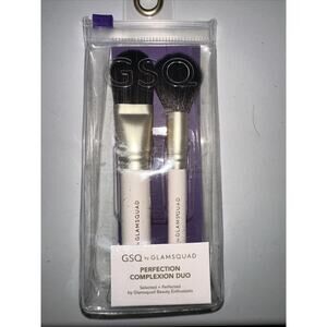 GSQ by Glam Squad Perfection Complexion Duo Pack Fluff Powder & Foundation Brush